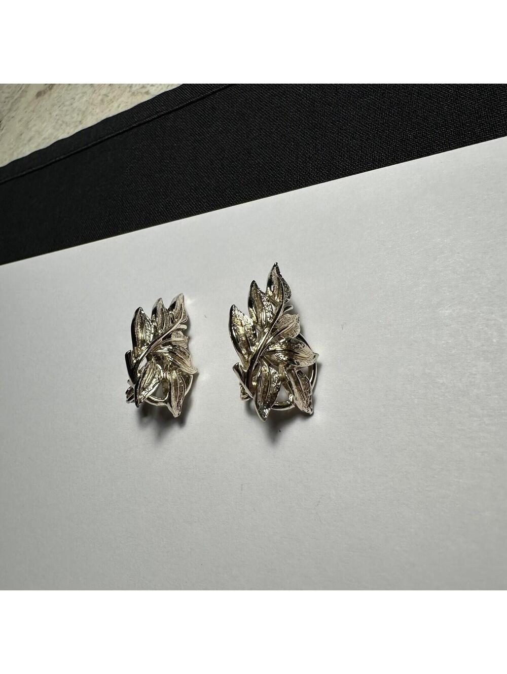 Vintage Coro Leaves Gold Tone Clip On Earrings Signed